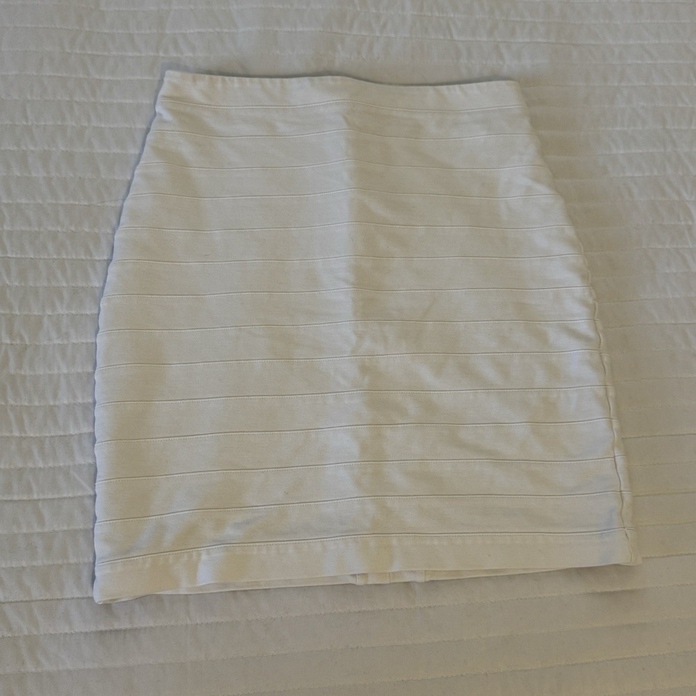 Express Bandage Pencil mini Skirt White‎ Solid Zip Closure Size 2